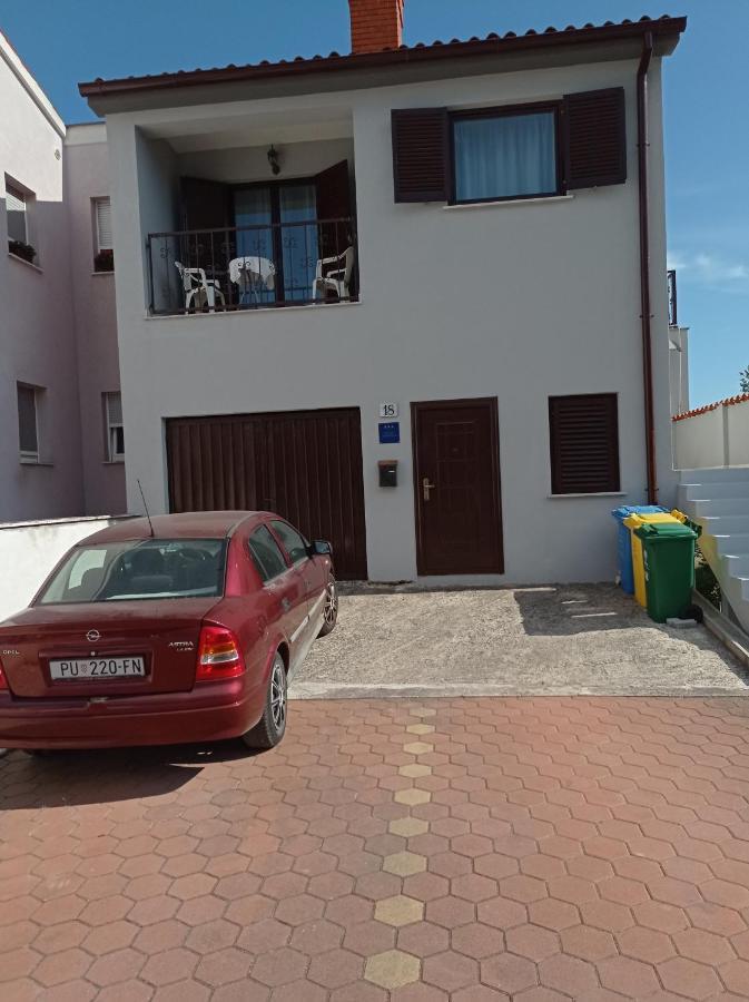 "Sunny" - Studio Apartment Pula Exterior foto