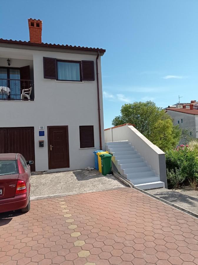 "Sunny" - Studio Apartment Pula Exterior foto